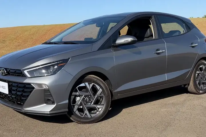 Hyundai HB20 cinza